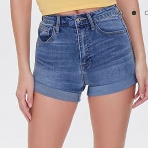 Pin-up Style stretch high waist jean shorts